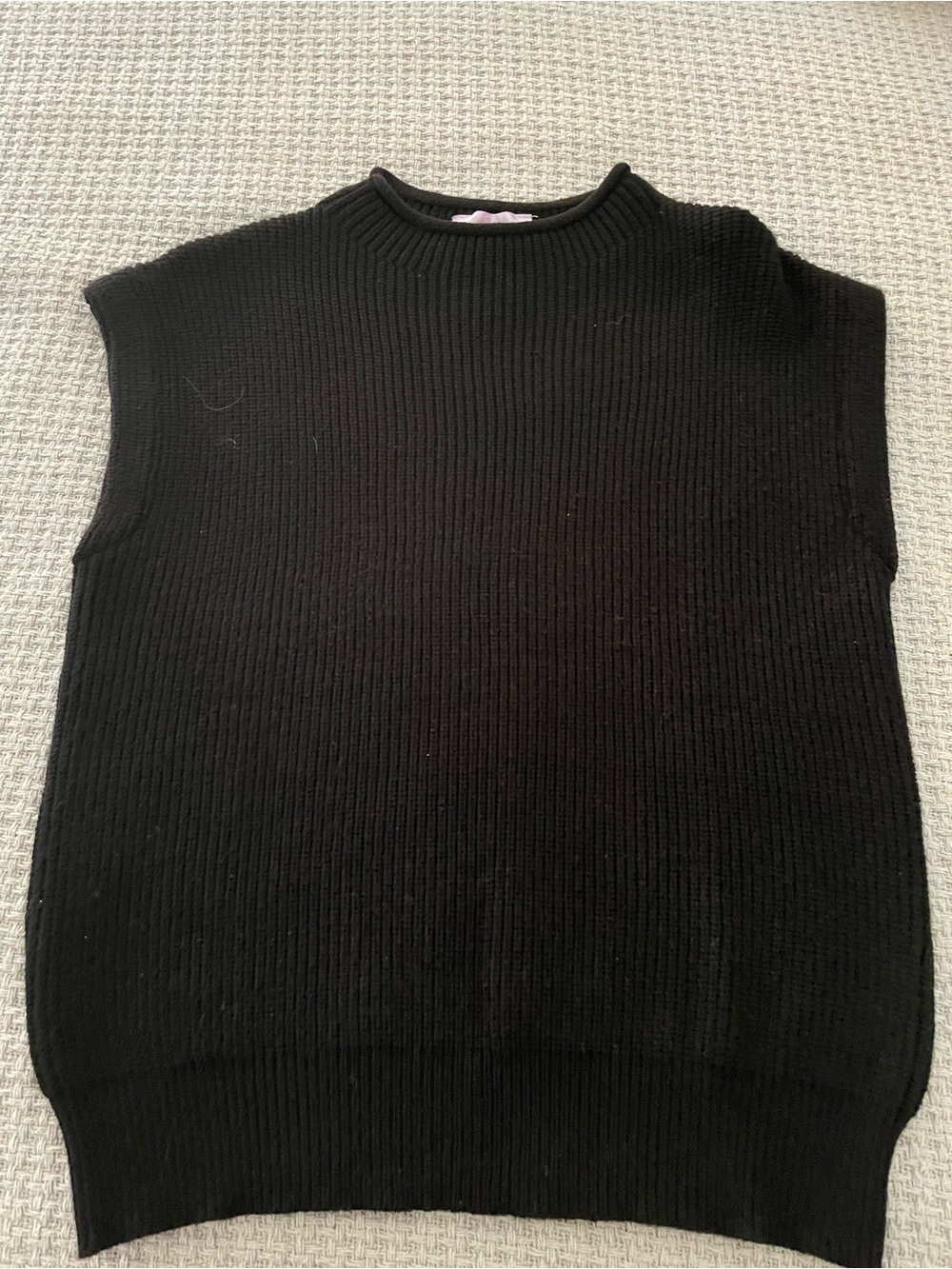 Women's Black Ribbed Crewneck Sweater Vest